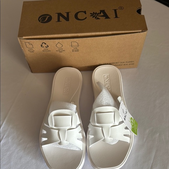 White Contemporary Sandals with H-Strap Design - Picture 1 of 10